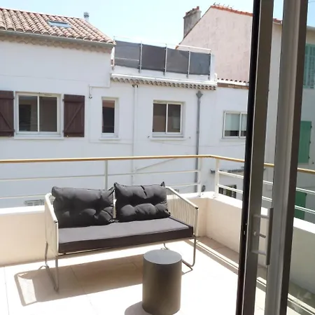 Sleeps 6 Pool Air Con Wifi *