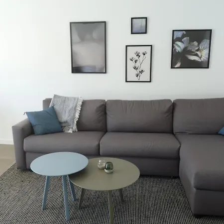 Sleeps 6 Pool Air Con Wifi Lejlighed